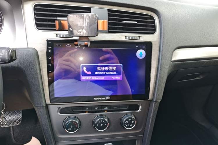 Used Volkswagen Golf 2015 1.6L Automatic Fashion Model Audio And AC Panel