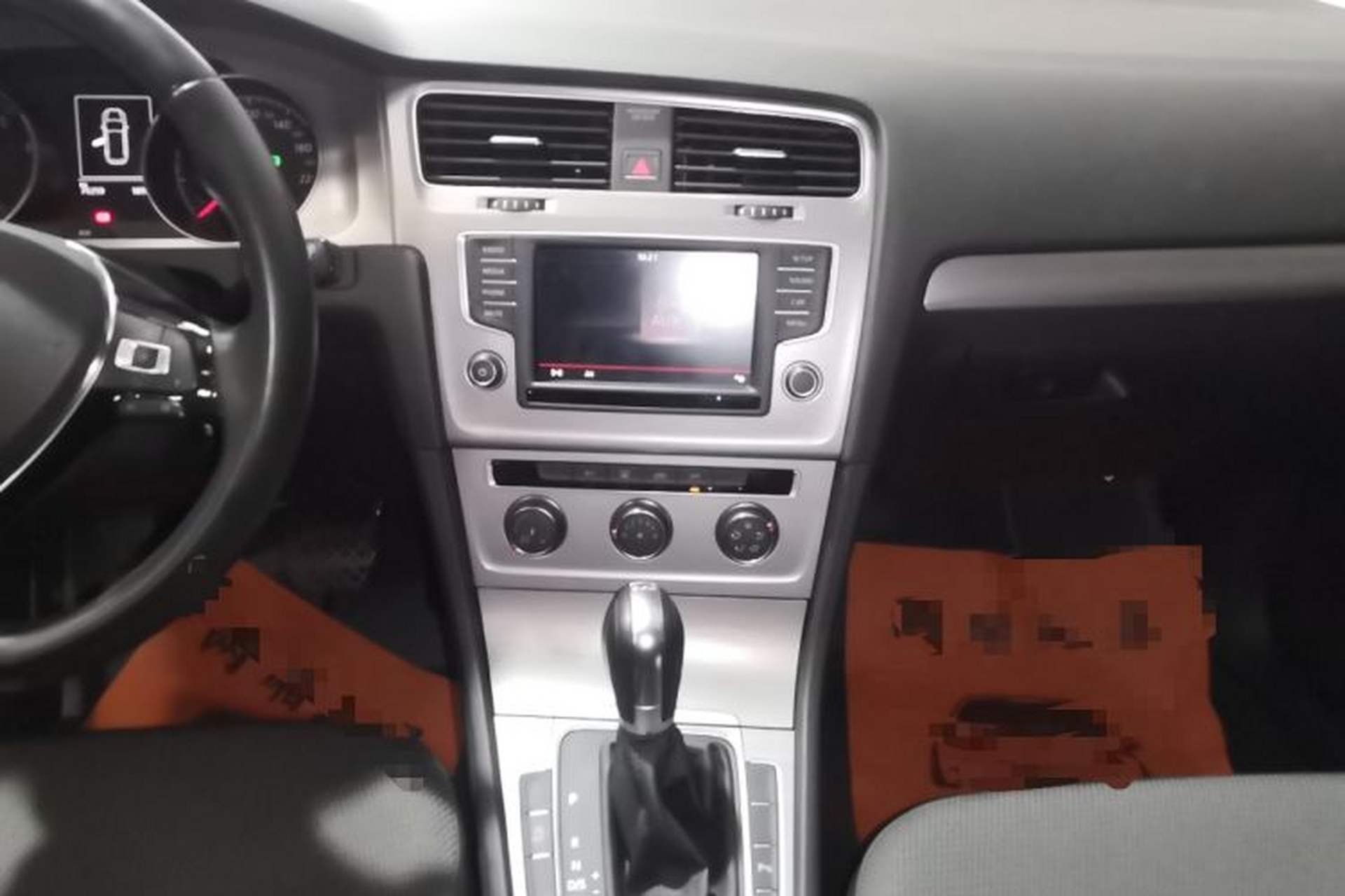Used Volkswagen Golf 2015 1.4TSI Comfort Travel Edition Audio And AC Panel