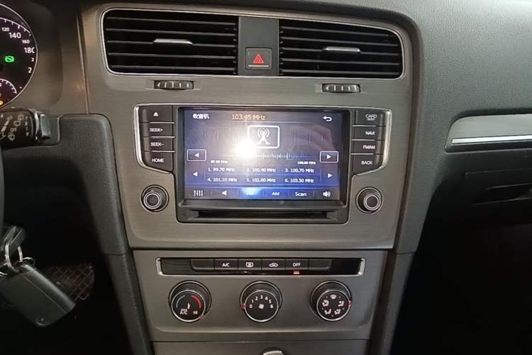 Used Volkswagen Golf 2015 1.6L Automatic Comfort Model Audio And AC Panel