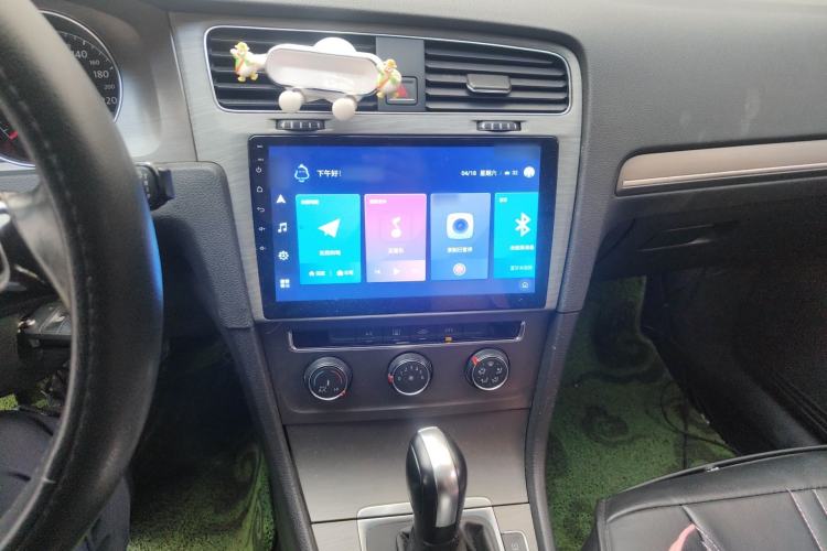Used Volkswagen Golf 2015 1.6L Automatic Comfort Model Audio And AC Panel