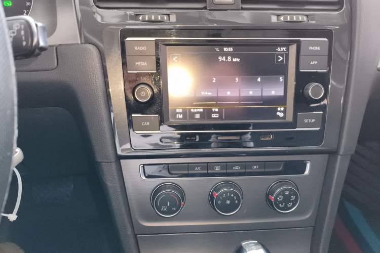 Used Volkswagen Golf 2015 1.4TSI Automatic Comfort Model Audio And AC Panel