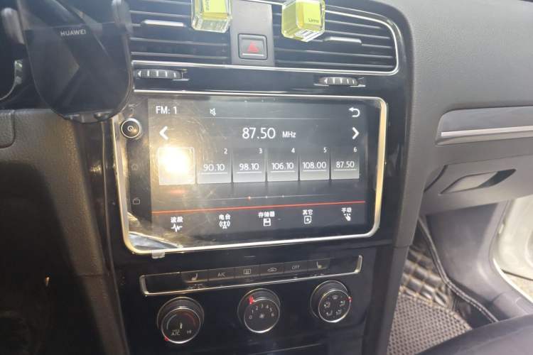 Used Volkswagen Golf 2015 1.4TSI Automatic R-Line Audio And AC Panel