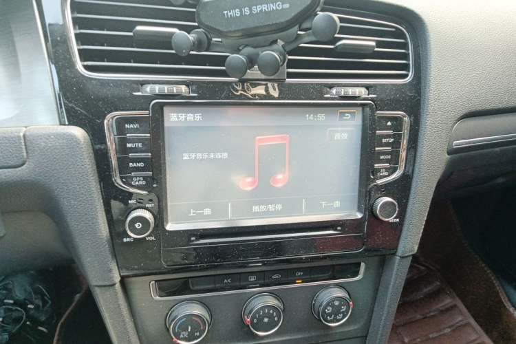 Used Volkswagen Golf 2015 1.4TSI Automatic Comfort Model Audio And AC Panel