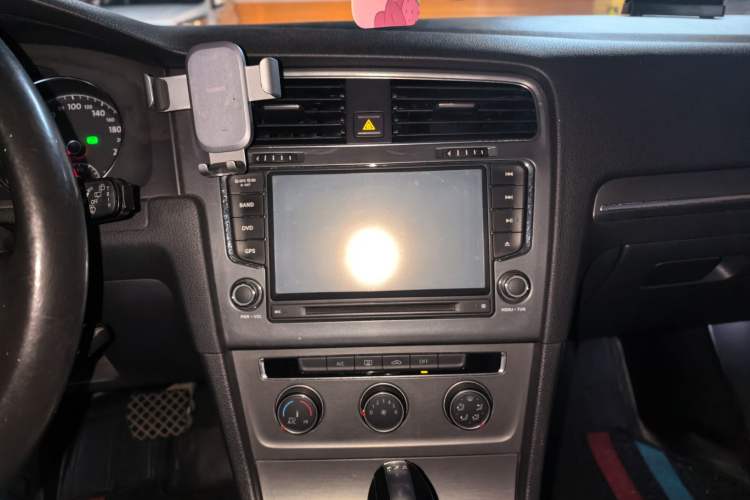 Used Volkswagen Golf 2015 1.4TSI Automatic Comfort Model Audio And AC Panel
