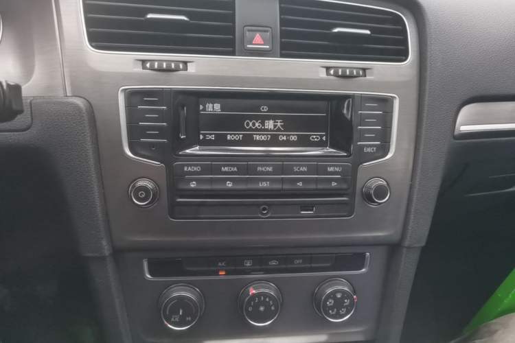 Used Volkswagen Golf 2015 1.4TSI Automatic Comfort Model Audio And AC Panel