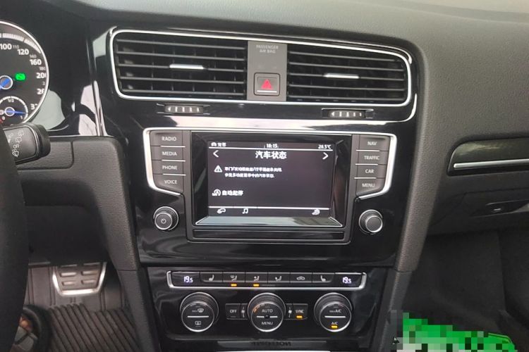 Used Volkswagen Golf 2015 2.0 TSI R Audio And AC Panel
