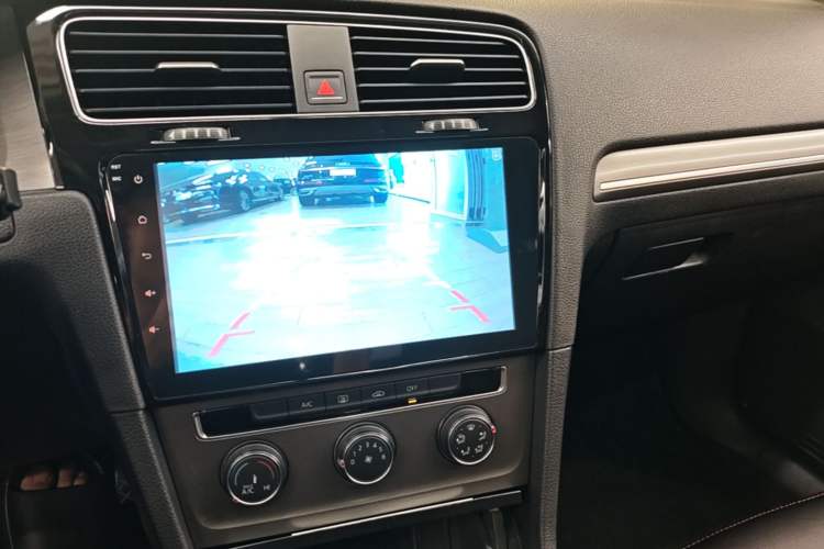 Used Volkswagen Golf 2015 1.4TSI Automatic Comfort Model Audio And AC Panel