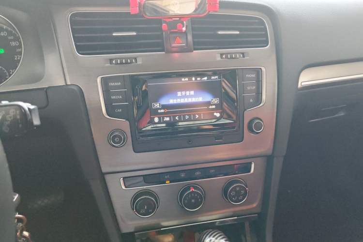 Used Volkswagen Golf 2015 1.4TSI Automatic Comfort Model Audio And AC Panel