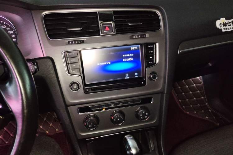 Used Volkswagen Golf 2015 1.4TSI Automatic Comfort Model Audio And AC Panel
