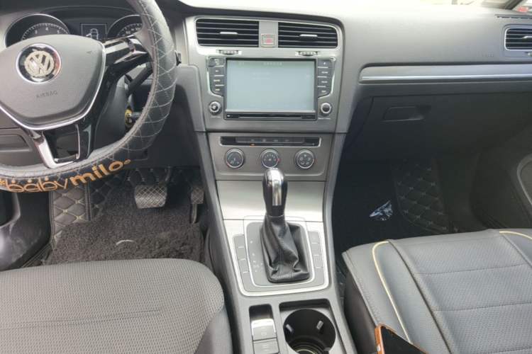 Used Volkswagen Golf 2015 1.4TSI Automatic Comfort Model Audio And AC Panel