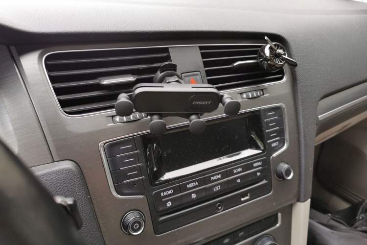 Used Volkswagen Golf 2015 1.4TSI Automatic Comfort Model Audio And AC Panel