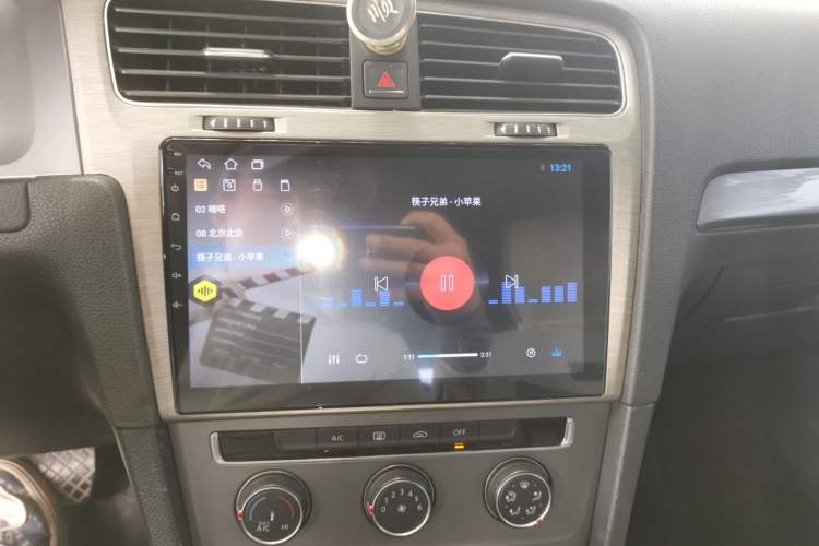 Used Volkswagen Golf 2015 1.6L Automatic Fashion Model Audio And AC Panel