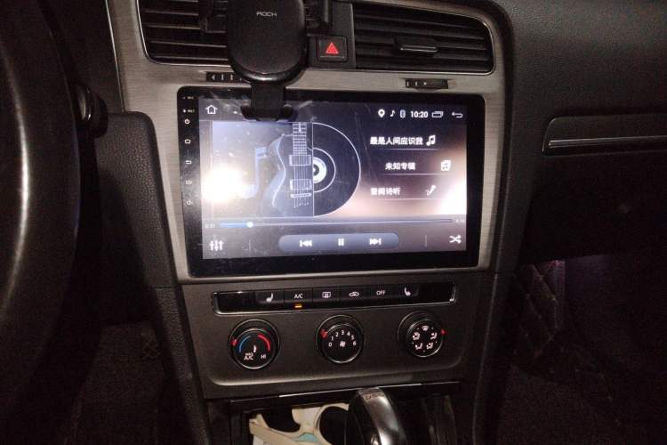 Used Volkswagen Golf 2015 1.4TSI Automatic Luxury Model Audio And AC Panel
