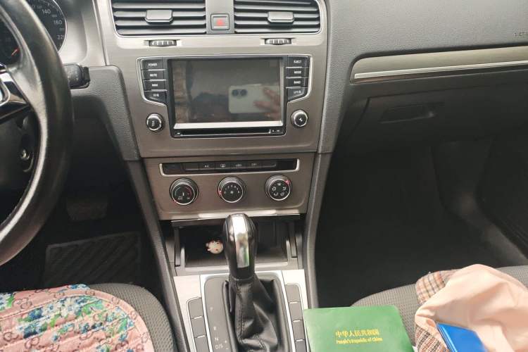 Used Volkswagen Golf 2015 1.4TSI Automatic Comfort Model Audio And AC Panel
