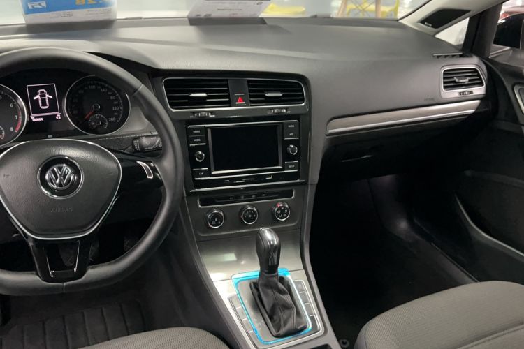 Used Volkswagen Golf 2015 1.4TSI Automatic Comfort Model Audio And AC Panel