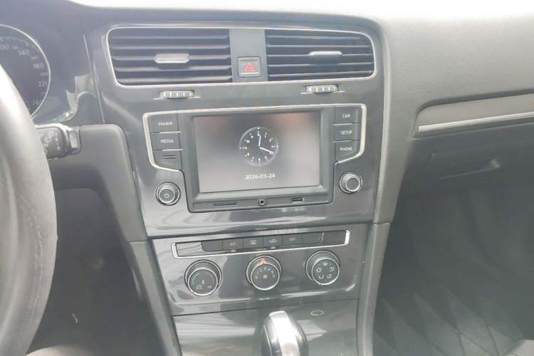 Used Volkswagen Golf 2015 1.6L Automatic Comfort Model Audio And AC Panel