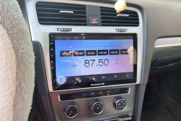 Used Volkswagen Golf 2015 1.4TSI Automatic Comfort Model Audio And AC Panel
