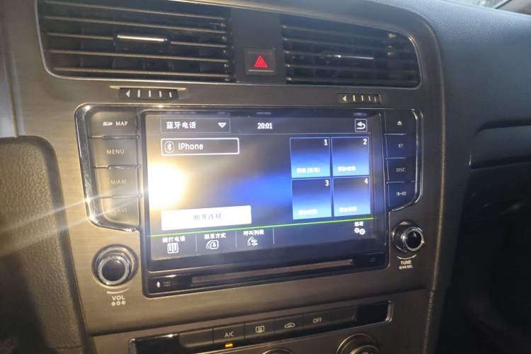 Used Volkswagen Golf 2015 1.6L Automatic Fashion Model Audio And AC Panel