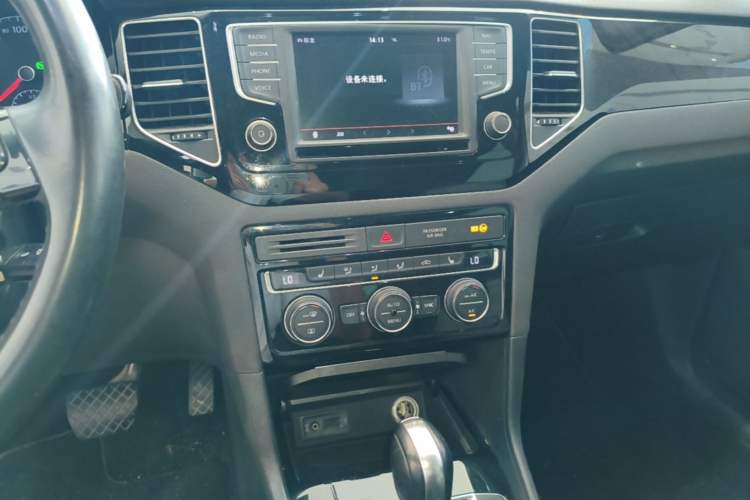 Used Volkswagen Golf 2015 1.4TSI Sportsvan Audio And AC Panel
