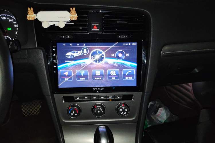 Used Volkswagen Golf 2015 1.4TSI Automatic Luxury Model Audio And AC Panel