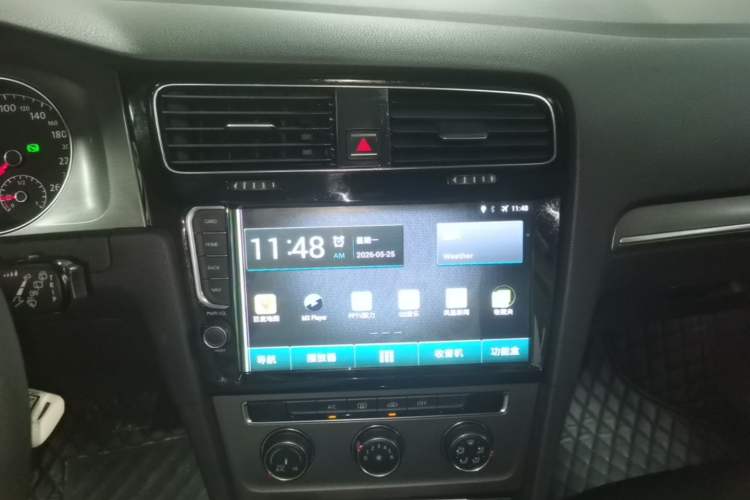 Used Volkswagen Golf 2015 1.4TSI Automatic Comfort Model Audio And AC Panel