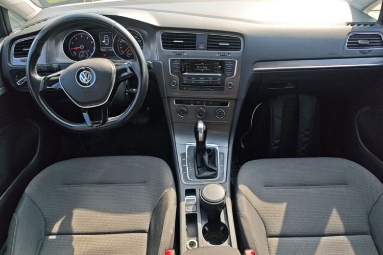 Used Volkswagen Golf 2015 1.4TSI Automatic Comfort Model Center Console