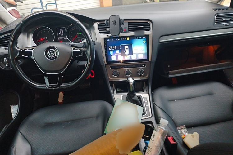 Used Volkswagen Golf 2015 1.4TSI Automatic Comfort Model Center Console