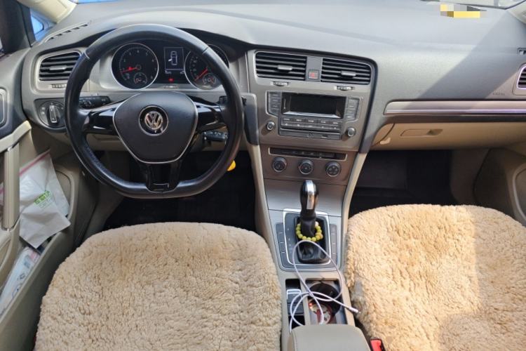 Used Volkswagen Golf 2015 1.4TSI Automatic Comfort Model Center Console
