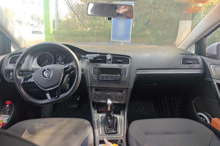 Used Volkswagen Golf 2015 1.4TSI Automatic Comfort Model Center Console