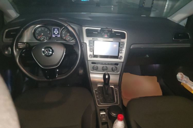 Used Volkswagen Golf 2015 1.4TSI Automatic Comfort Model Center Console