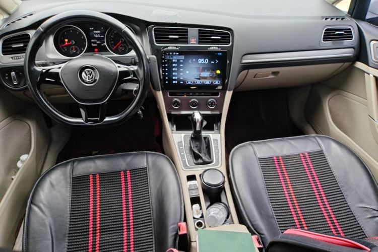 Used Volkswagen Golf 2015 1.4TSI Automatic Comfort Model Center Console