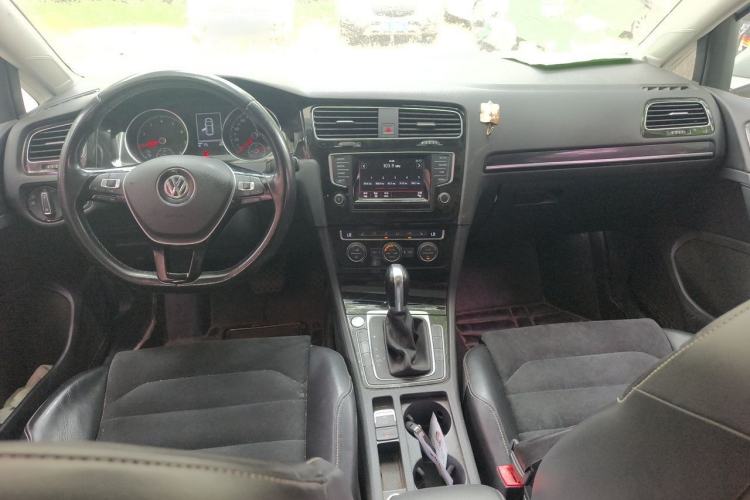 Used Volkswagen Golf 2015 1.4TSI Automatic Flagship Model Center Console