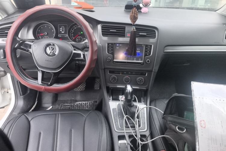 Used Volkswagen Golf 2015 1.4TSI Automatic Comfort Model Center Console