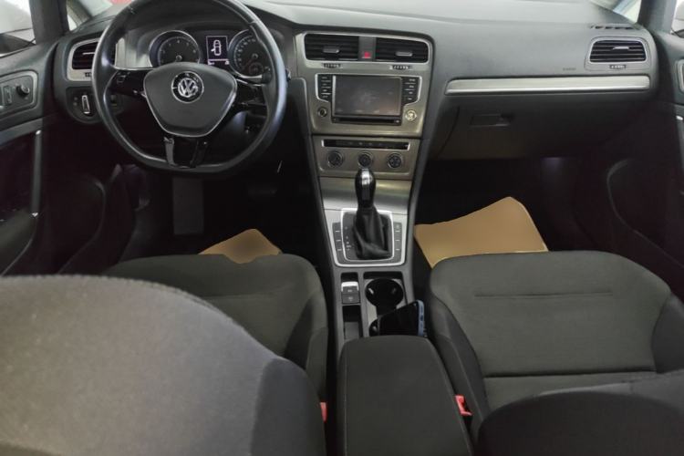 Used Volkswagen Golf 2015 1.4TSI Automatic Comfort Model Center Console