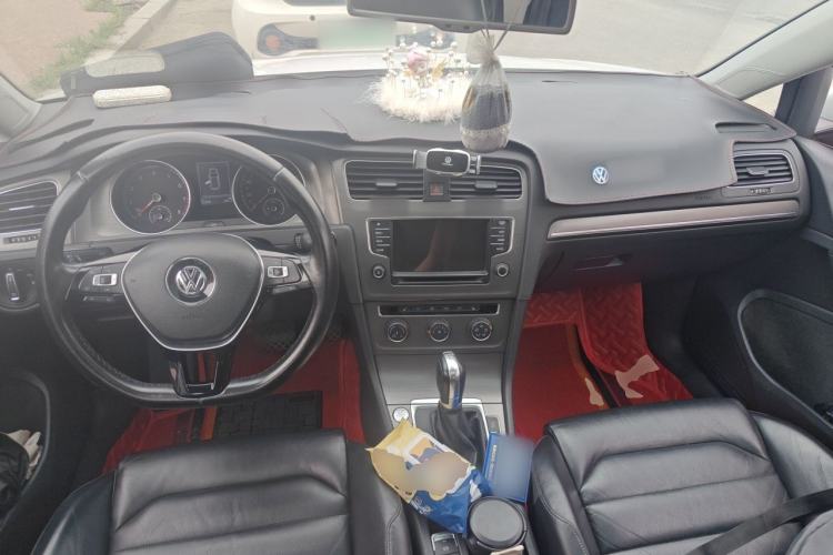 Used Volkswagen Golf 2015 1.4TSI Automatic Luxury Model Center Console