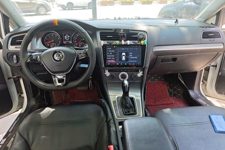 Used Volkswagen Golf 2015 1.4TSI Automatic Comfort Model Center Console