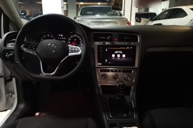 Used Volkswagen Golf 2015 1.6L Manual Fashion Edition Center Console