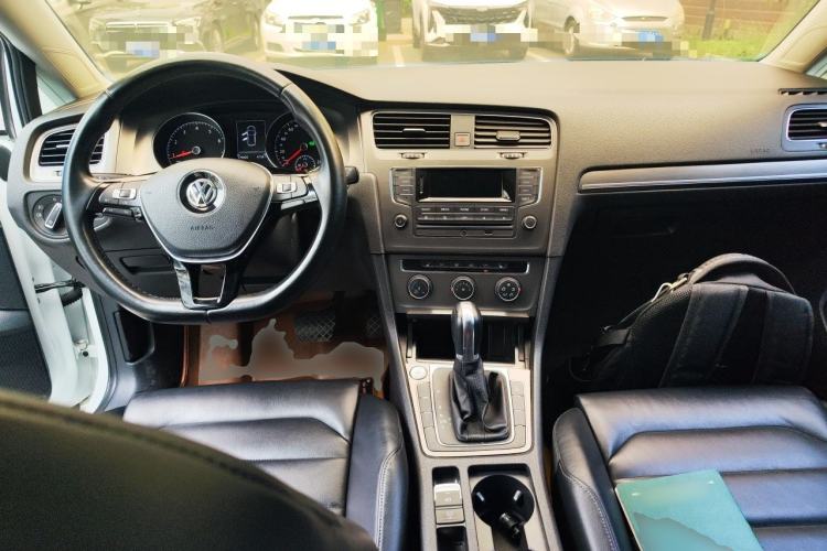 Used Volkswagen Golf 2015 1.4TSI Automatic Luxury Model Center Console