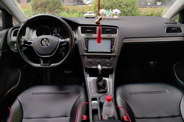 Used Volkswagen Golf 2015 1.4TSI Automatic Comfort Model Center Console