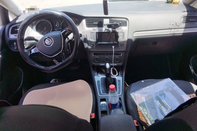Used Volkswagen Golf 2015 1.4TSI Automatic Comfort Model Center Console