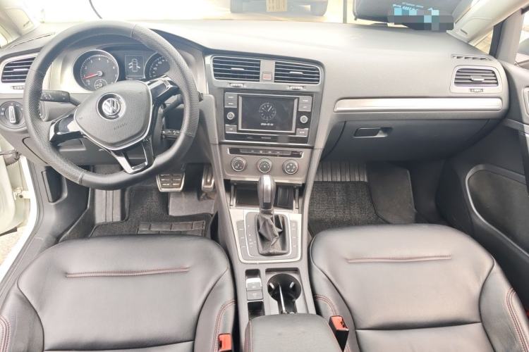 Used Volkswagen Golf 2015 1.4TSI Automatic Comfort Model Center Console