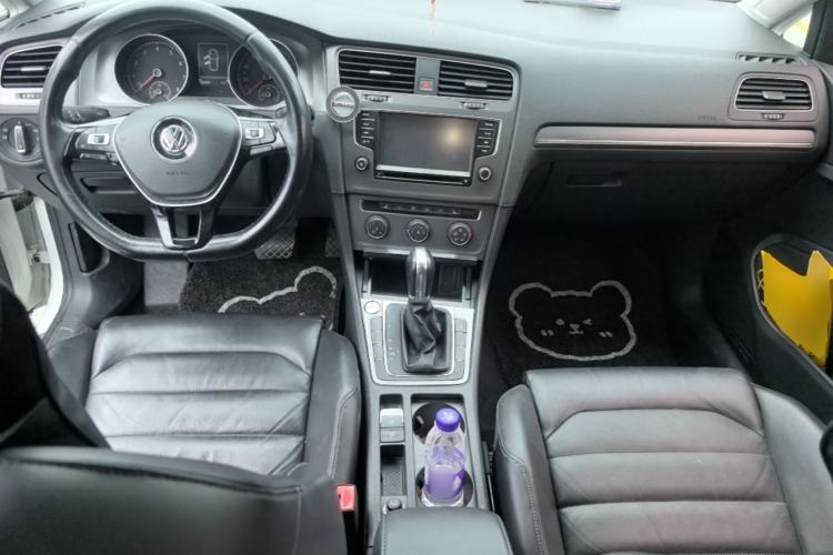 Used Volkswagen Golf 2015 1.4TSI Automatic Luxury Model Center Console