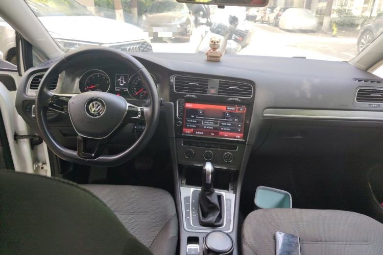 Used Volkswagen Golf 2015 1.4TSI Automatic Comfort Model Center Console