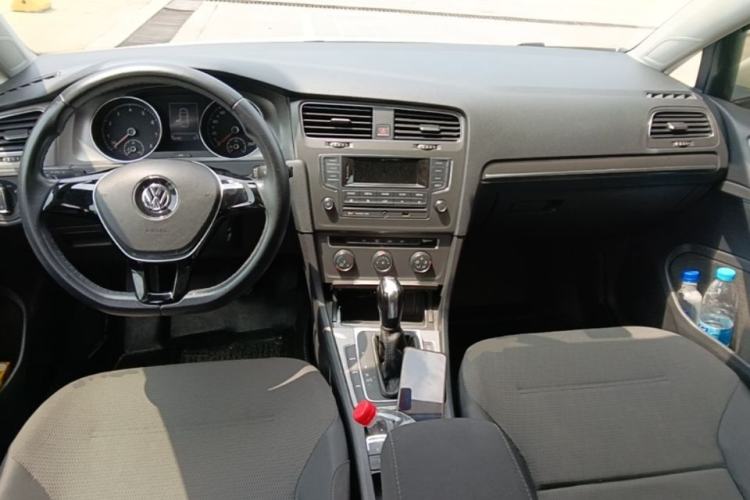 Used Volkswagen Golf 2015 1.4TSI Automatic Comfort Model Center Console