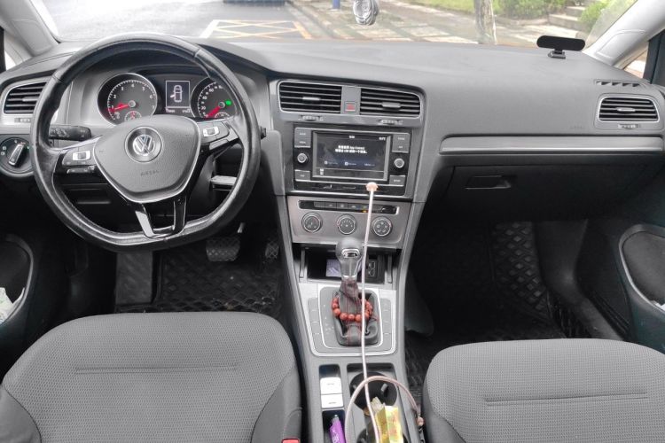 Used Volkswagen Golf 2015 1.4TSI Automatic Comfort Model Center Console