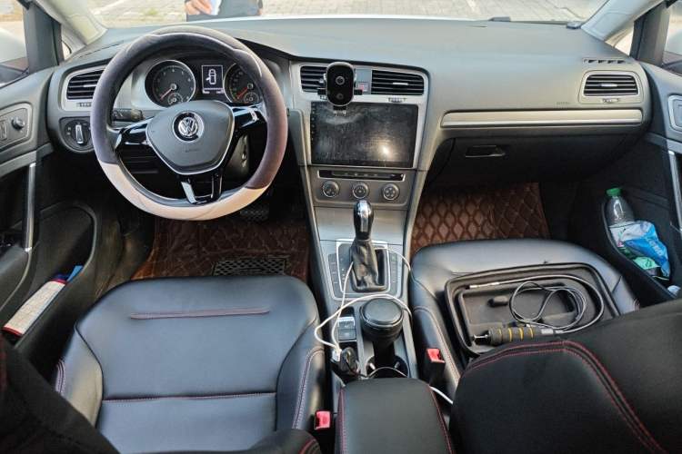 Used Volkswagen Golf 2015 1.4TSI Automatic Comfort Model Center Console
