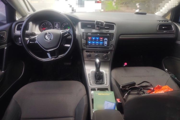 Used Volkswagen Golf 2015 1.4TSI Automatic Comfort Model Center Console