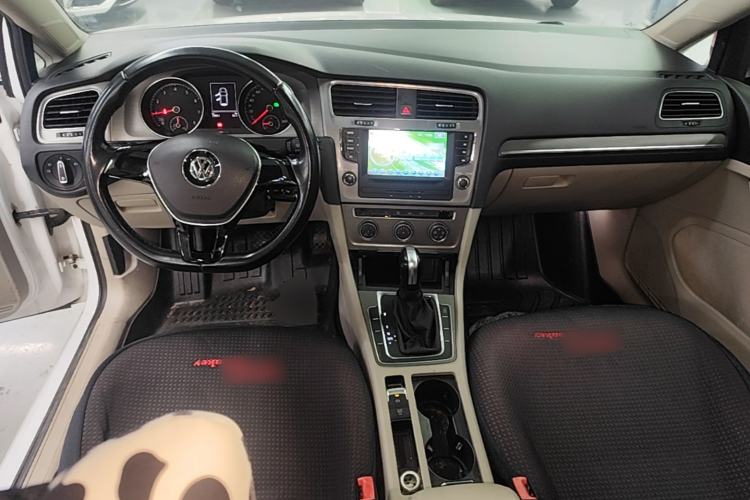 Used Volkswagen Golf 2015 1.4TSI Automatic Comfort Model Center Console