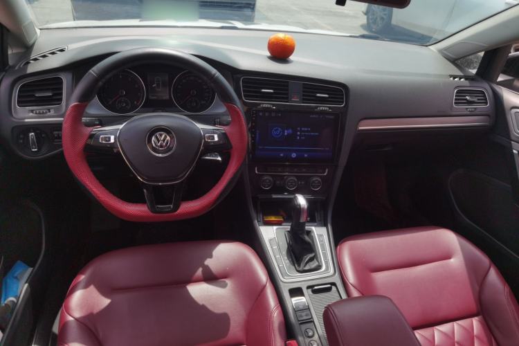 Used Volkswagen Golf 2015 1.4TSI Automatic Comfort Model Center Console