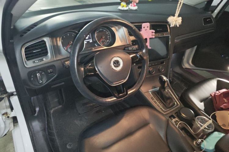 Used Volkswagen Golf 2015 1.4TSI Automatic Comfort Model Center Console